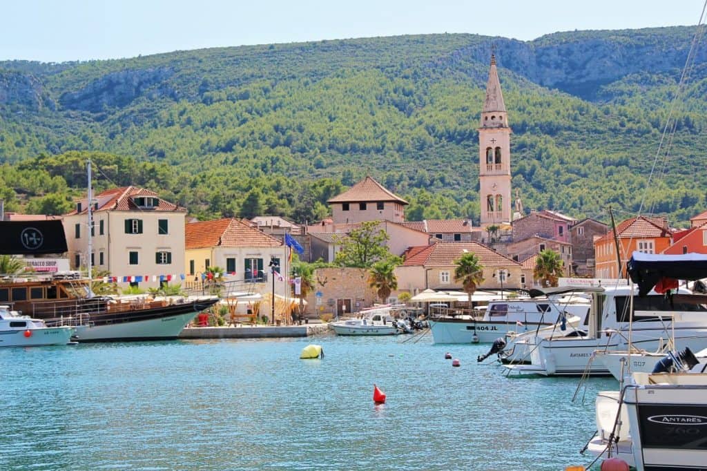 Luksuzne vile kao dugoročna investicija: analiza tržišta Hvara